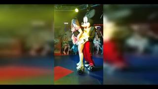 Mickey E Minnie Fazendo Putaria No Palco