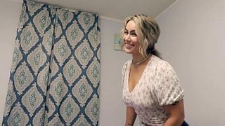 Esfregando A Pica Na Bunda Da Madrasta